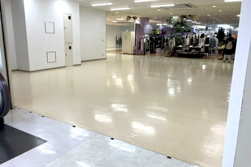 【ユーカリプラザ／ユーカリが丘駅直結】ポップアップやプロモーションに適した地域密着型の商業施設2階マクドナルド前のイベントスペース