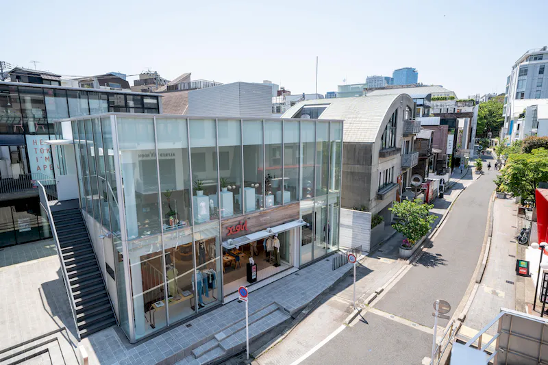 【明治神宮前駅3分｜120㎡】ファッション・アパレル関連のポップアップストアや展示会に適したキャットストリートに浮かぶギャラリースペース【無料貸し出し什器あり】