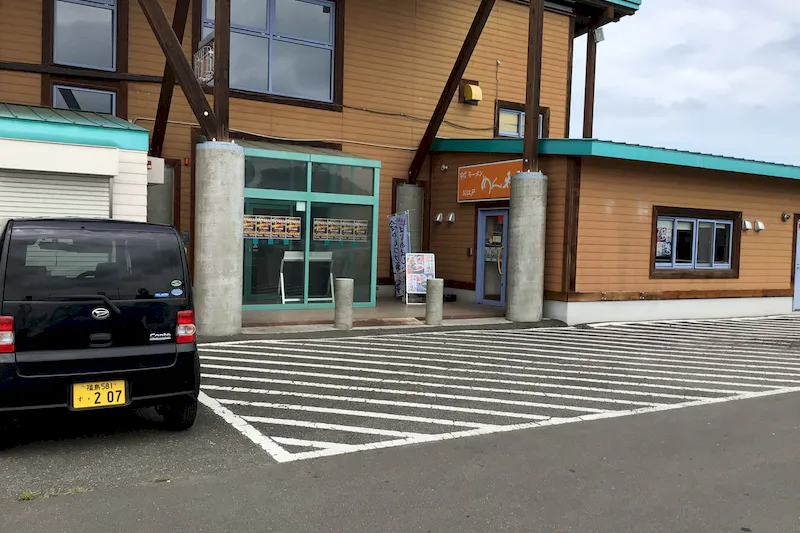 【ダイナム白石店｜割引キャンペーン実施中】キッチンカーやプロモーションに最適なアミューズメント施設のイベントスペース(出入口前）