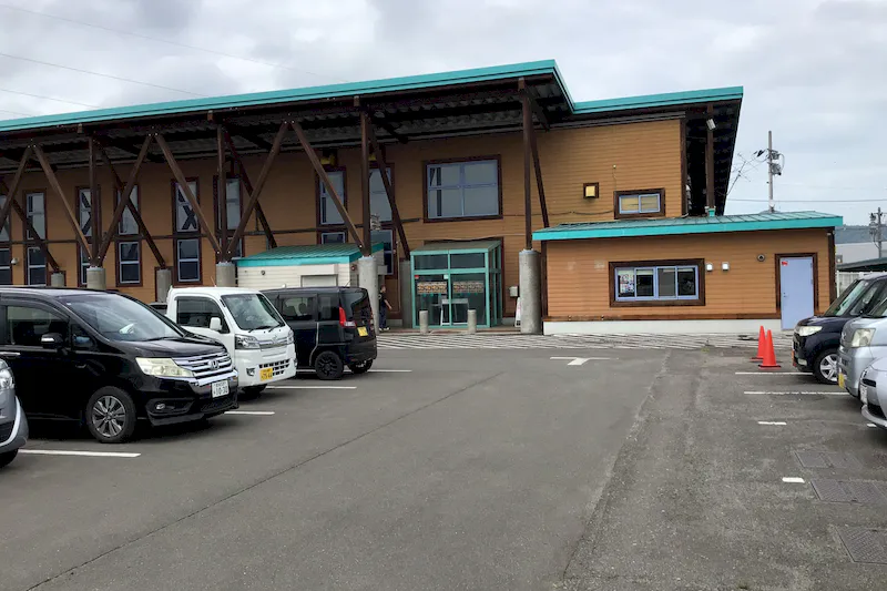【ダイナム白石店｜割引キャンペーン実施中】キッチンカーやプロモーションに最適なアミューズメント施設のイベントスペース(出入口前）
