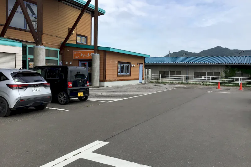 【ダイナム白石店｜割引キャンペーン実施中】キッチンカーやプロモーションに最適なアミューズメント施設のイベントスペース(出入口前）