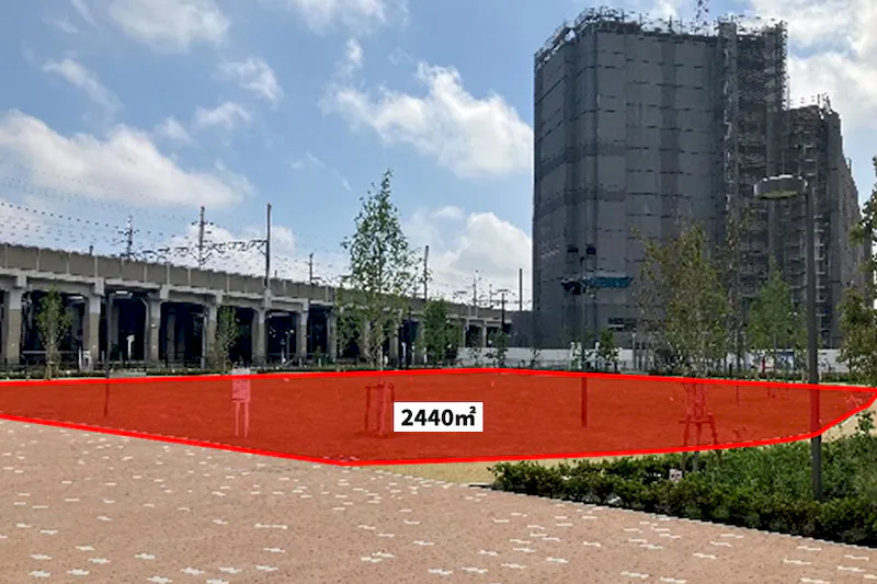 【ららテラスTOKYO-BAY】1F　MIXI FUN PARK 芝生広場