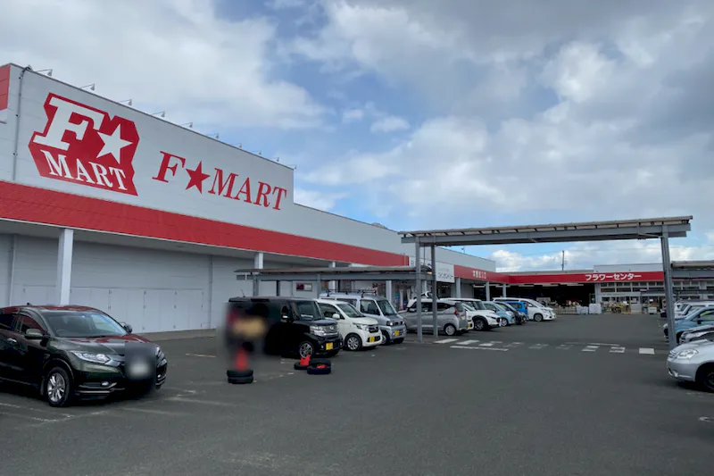 【エフマートサーキット通り】食品側入口　販促プロモーションに最適な屋外催事イベントスペース