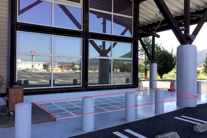 【ダイナム福山店｜割引キャンペーン実施中】キッチンカーやプロモーション等に最適なアミューズメント施設のイベントスペース（店舗入場口）
