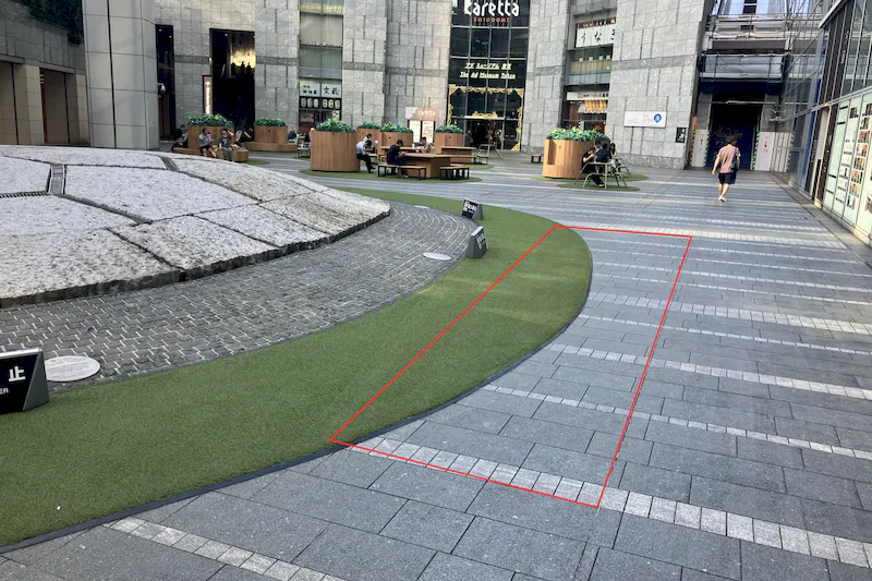 【カレッタ汐留｜汐留駅1分】月間約52万人が訪れる複合施設入口手前の屋外イベントスペース⑥