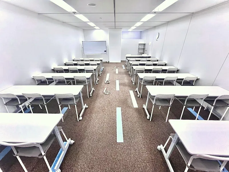 【大阪梅田駅直結/徒歩1分】会議・研修・試験会場・セミナーなどに適した36名程度収容可能なレンタルスペースの画像2