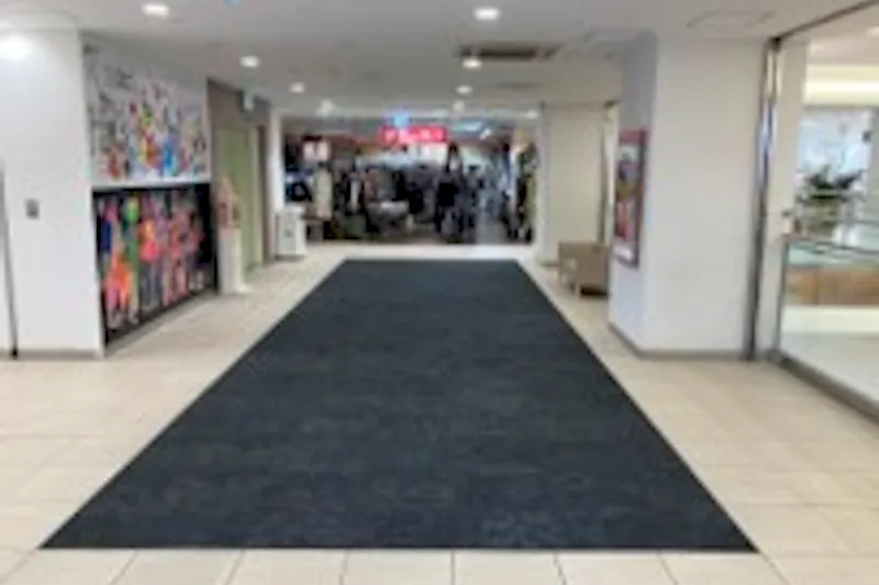 【東急プラザ新長田】「2F 螺旋階段横 」2F中央階段すぐ！ポップアップストアやPRイベントに最適な視認性の高いイベントスペース
