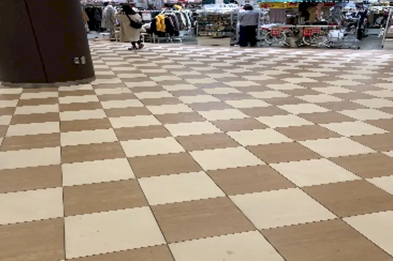 【ララガーデン川口】1階 中央①