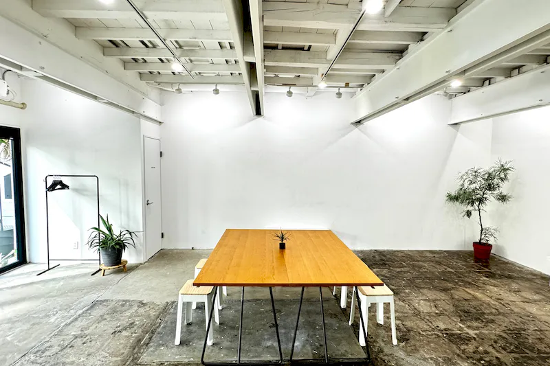 【門前仲町駅4分｜1F路面】カフェカウンター併設。ポップアップショップ、撮影、展示会、ギャラリー、セミナー、ワークショップ、オフ会等、多用途でご使用頂けます。