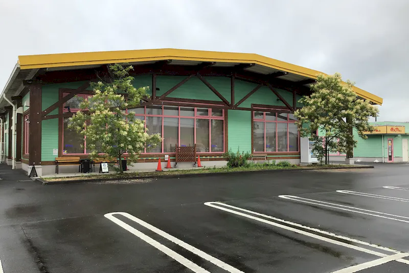 【ダイナム岡山真備店ゆったり館｜割引キャンペーン実施中】キッチンカーやプロモーションに最適なアミューズメント施設のイベントスペース