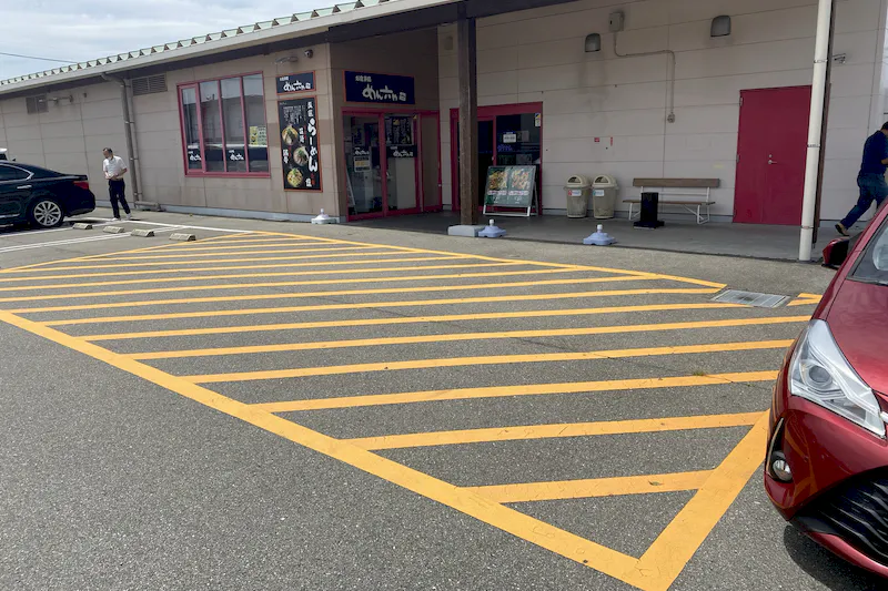 【ダイナム山口宇部港町店ゆったり館｜割引キャンペーン実施中】キッチンカーやプロモーションに最適なアミューズメント施設のイベントスペース