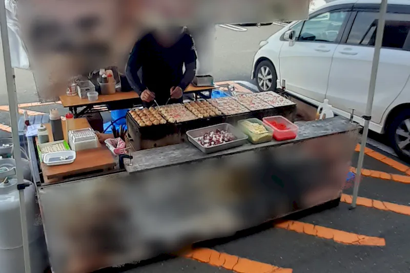 【ダイナム佐賀川副店ゆったり館｜割引キャンペーン実施中】キッチンカー出店やプロモーションイベントに最適なアミューズメント施設のイベントスペース（めん六前）
