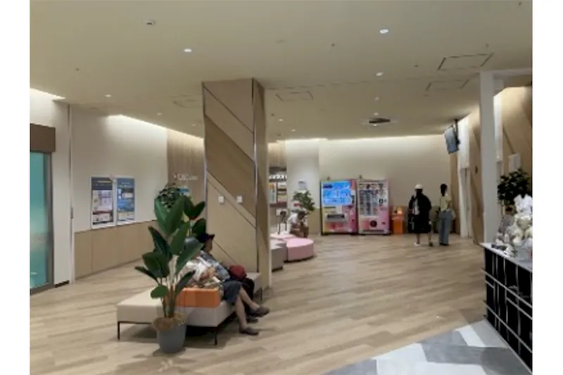 【ららテラス北綾瀬】4階 エレベーターホール
