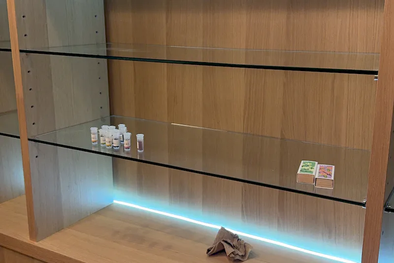 【新橋駅6分】商品展示や絵画の展示に適した銀座8丁目路面店商品発送のみで銀座に出店できるイベントスペース