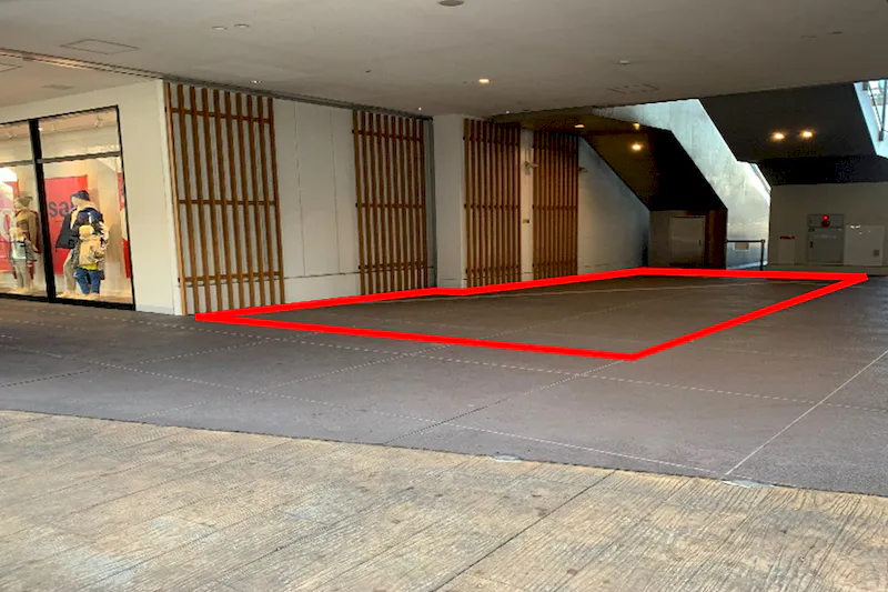 【三井アウトレットパーク 仙台港】1階 メインエントランス（GAP横）