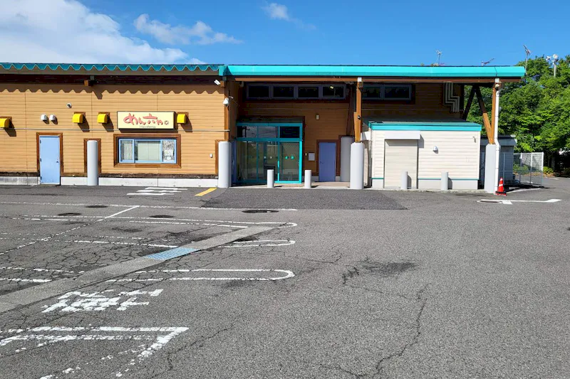 【ダイナム福島白河西郷店｜割引キャンペーン実施中】キッチンカーの開催に最適なアミューズメント施設のイベントスペース