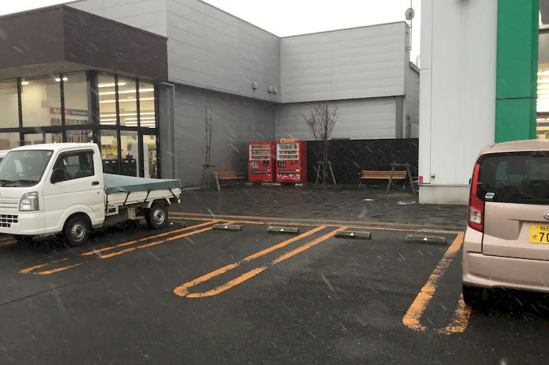 【フレスポ能代】キッチンカー利用に適した、TSUTAYA前屋外スペース