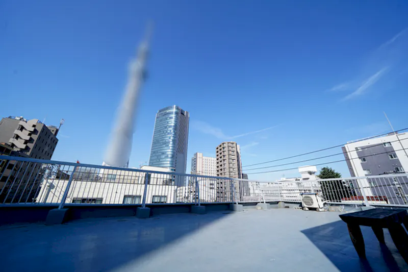 【押上駅（スカイツリー前）3分】展示会・撮影・各種イベントに最適な白を基調とした屋上も利用可能なスペース