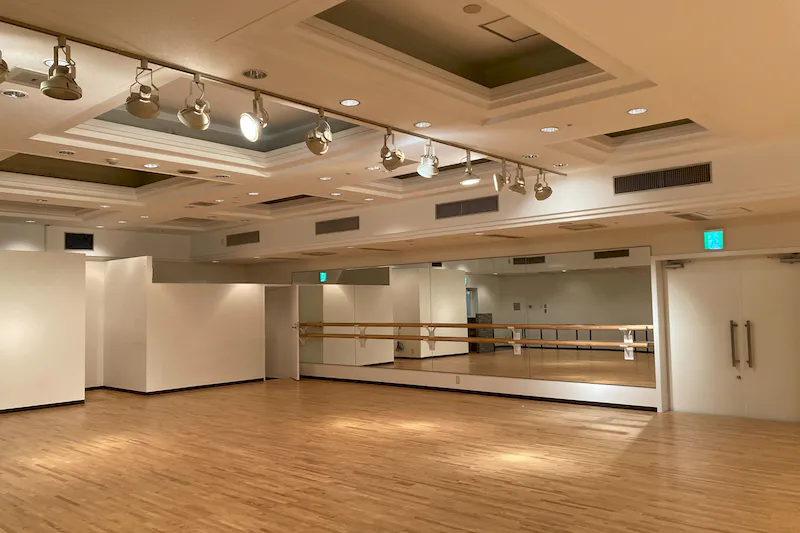 【大阪ベイタワー／ダンススタジオ】ヨガやダンスのワークショップ、発表会や展示イベントに適した弁天町駅直結のスタジオスペース