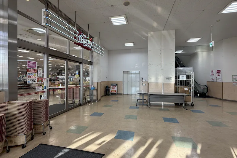 【ミスターマックス 千葉美浜店】1階ホール(奇数月のみ利用可) 物販用途に最適な総合ディスカウントストアの催事イベントスペース
