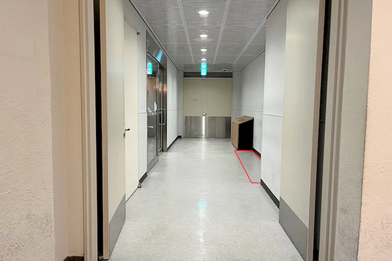 【カレッタ汐留】電子タバコ等の喫煙者向けのPRイベント等に最適な複合施設内喫煙スペース前にあるスペース