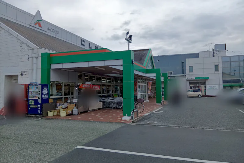 【Aコープにしわき店】入口付近軒下スペースの画像