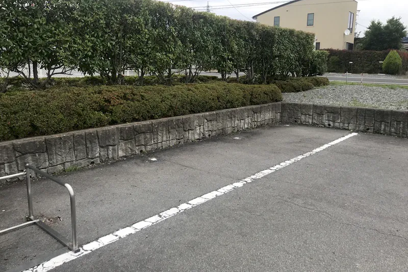 【西友　岡谷北店】駐車場（キッチンカー）　プロモーション用途やキッチンカー、物販、食物販のポップアップストアに最適なスーパー屋外軒先の催事イベントスペースの画像