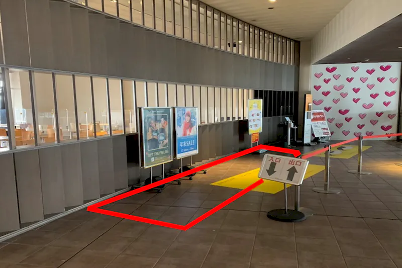 【三井アウトレットパーク 仙台港】2階 フードコート入口