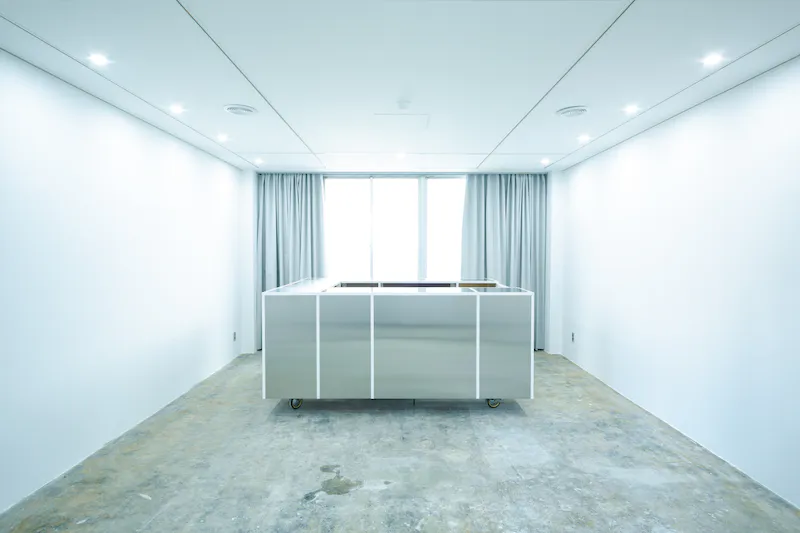 【天神駅5分／25㎡】ポップアップストアや展示会に最適！天神エリア中心部にある白基調のイベントスペース