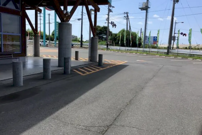 【ダイナム矢本店｜割引キャンペーン実施中】キッチンカーやプロモーションに最適なアミューズメント施設のイベントスペース