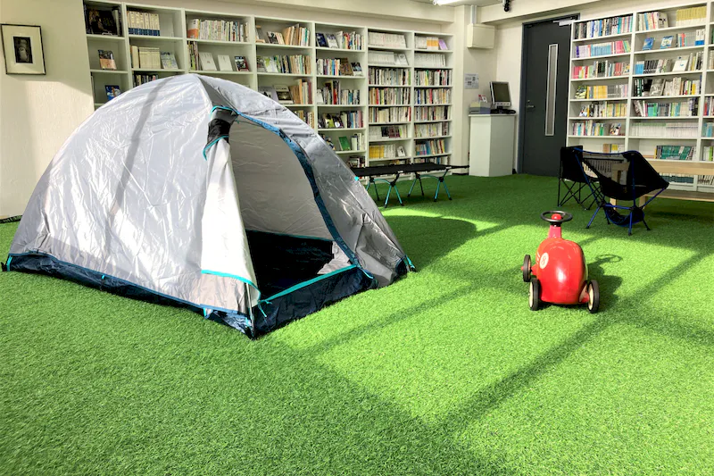 【葭川公園駅2分】ワークショップや展示会などに適した本に囲まれた屋内公園型のイベントスペース
