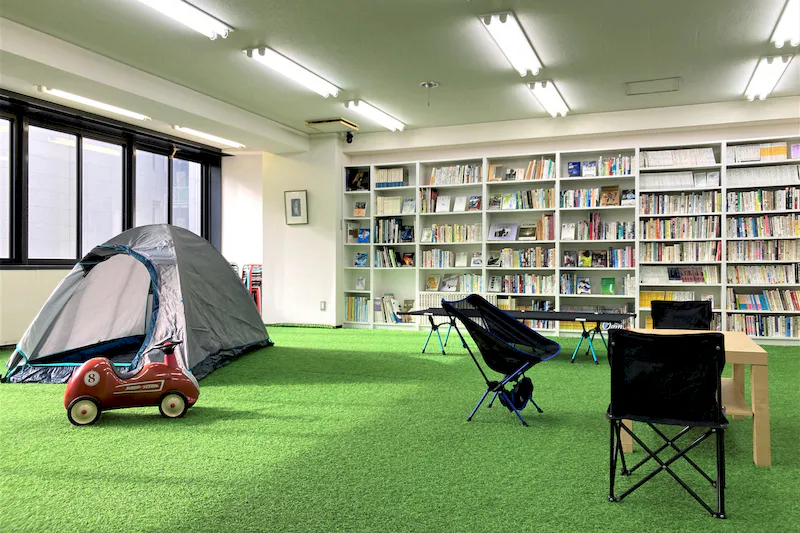 【葭川公園駅2分】ワークショップや展示会などに適した本に囲まれた屋内公園型のイベントスペース