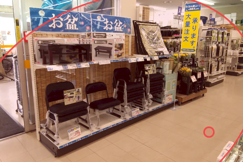 【サンデー秋田御野場店】カウンター前　食物販やプロモーション等の出店に最適なホームセンター店内のイベントスペース