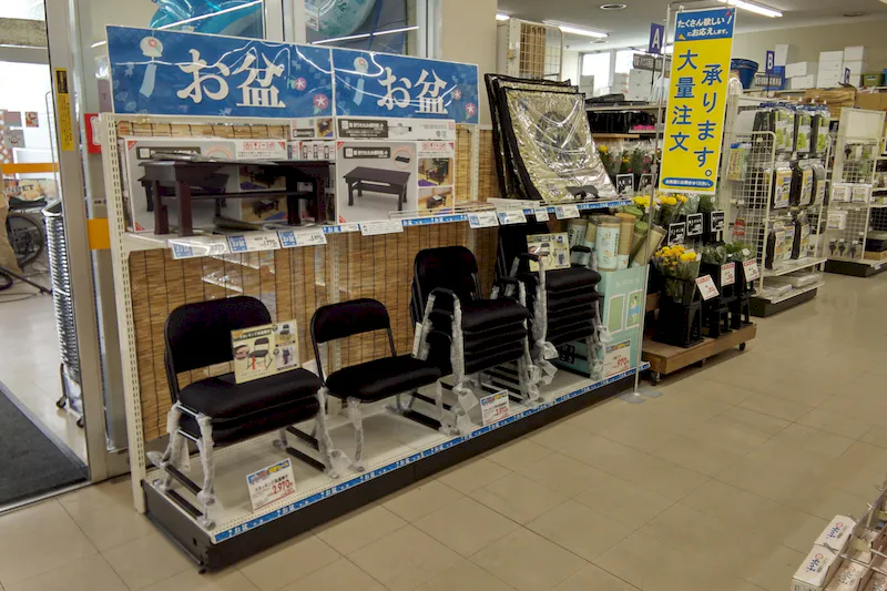 【サンデー秋田御野場店】カウンター前　食物販やプロモーション等の出店に最適なホームセンター店内のイベントスペース