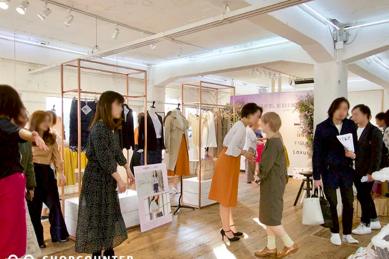 【LIGHT BOX STUDIO 1F+2F｜表参道駅5分】アイビーに包まれた青山骨董通り近くの一棟貸しイベントスペース