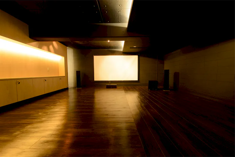 【ギャラリーあるかぶる｜中目黒駅8分】プロジェクターと音響設備で上映会ができるイベントスペース