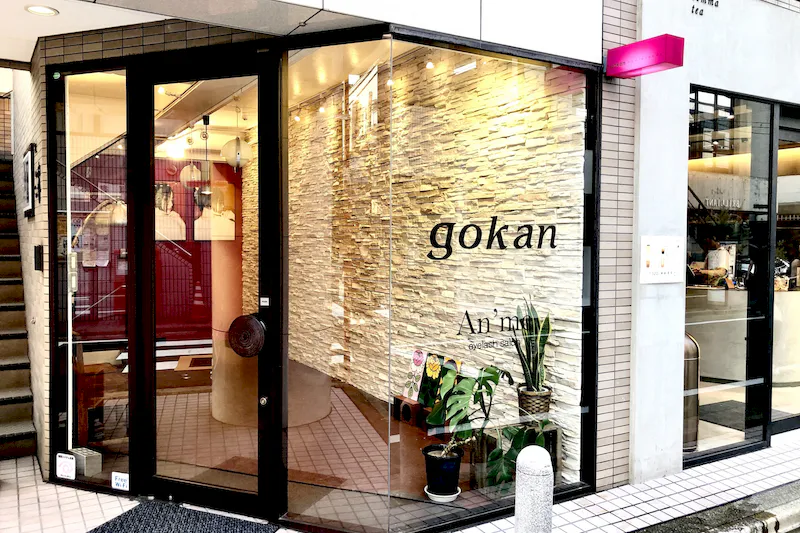 【表参道駅6分】ポップアップストアや個展に利用可能な人気のまい泉通りにある美容室の一部スペース