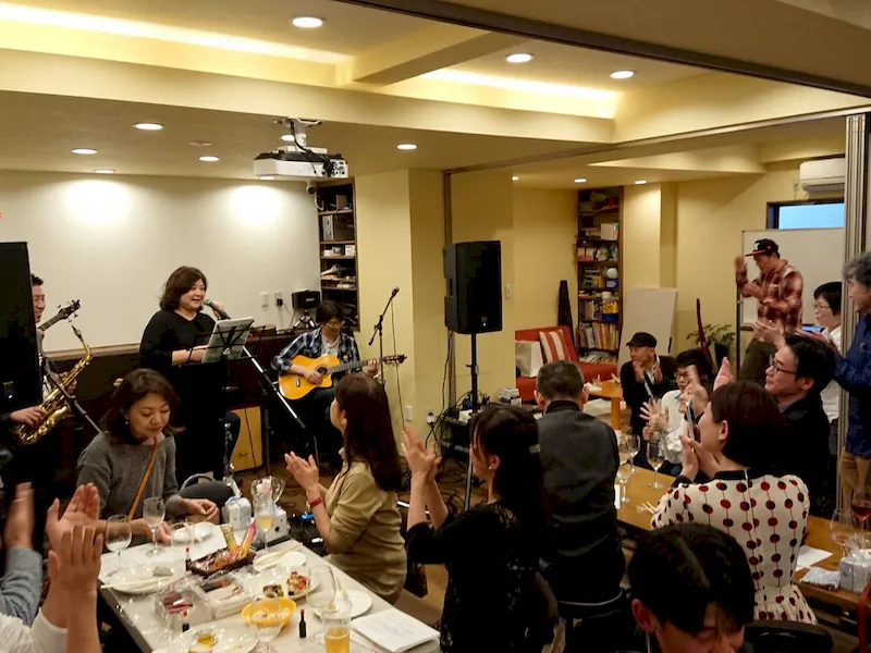 アコースティックライブでのご利用時の様子です。