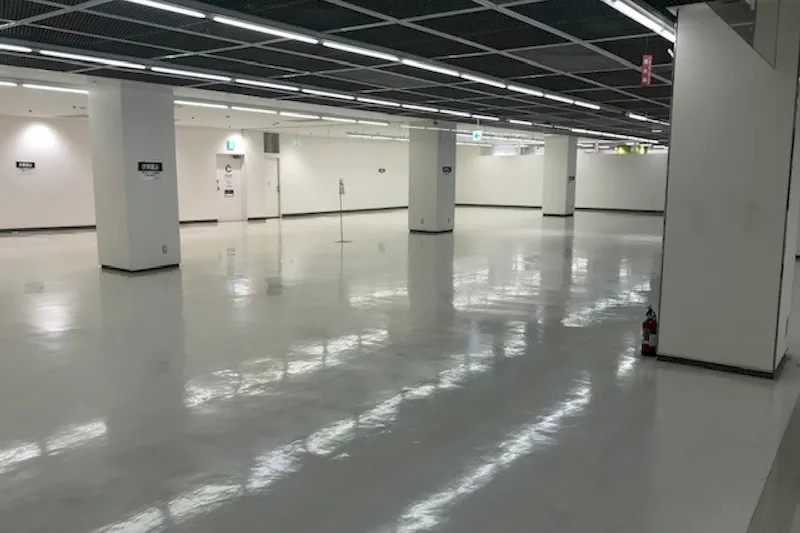 【西友　羽村店】3Fテナント100均･フィットネスフロア区画　プロモーション用途やギャラリー、展示系イベントに最適なスーパー店内催事イベントスペース