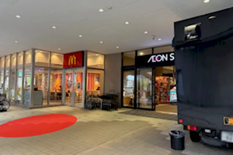 【ゆみ～る鎌取ショッピングセンター】キッチンカーでの出店に最適な施設出入口付近にある半屋外スペース②の画像3