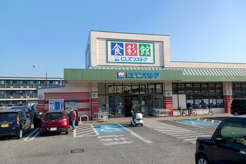 【西鉄ストア有田店】店内入口横 販促プロモーションやキッチンカー出店に最適なスーパー屋外催事イベントスペース