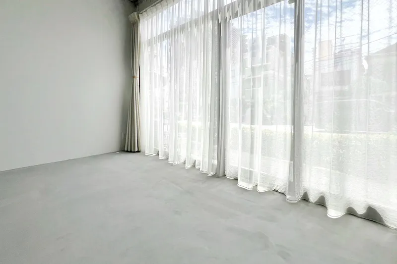 【牛込柳町駅2分】展示会・POPUP・撮影に｜天井高3.2m・40㎡・自然光豊富な路面スペース