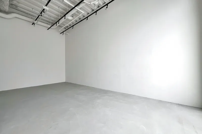 【牛込柳町駅2分】展示会・POPUP・撮影に｜天井高3.2m・40㎡・自然光豊富な路面スペース