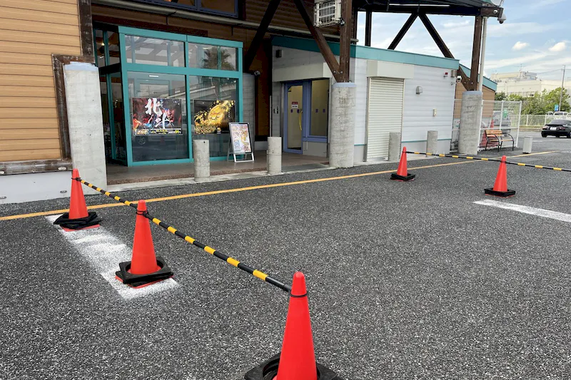 【ダイナム千葉成東店｜割引キャンペーン実施中】キッチンカーや各種プロモーションイベントに最適なアミューズメント施設のイベントスペース