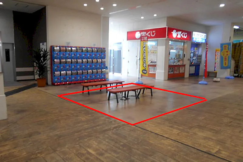 【フレスポ東大阪】PRや物販利用に適した1F宝くじ横のイベントスペース