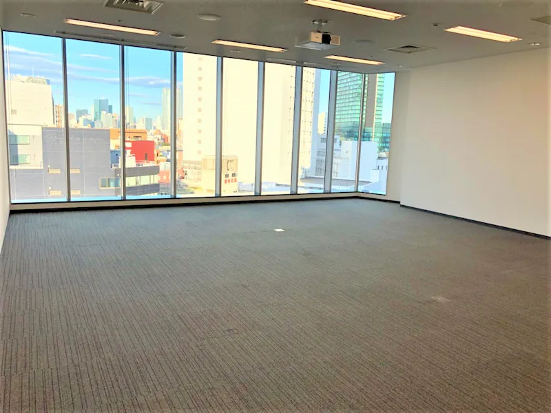 【ヒカリエカンファレンス（Room C）/渋谷駅直結】撮影や展示会にも最適なヒカリエ内にある大きな窓で解放感抜群なイベントスペースの画像2