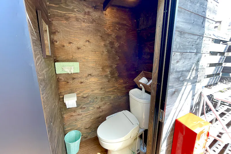 ウォシュレットトイレも完備。