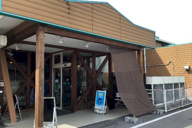 【ダイナム西那須野店｜割引キャンペーン実施中】キッチンカー出店やプロモーションイベントに最適なアミューズメント施設のイベントスペース（店舗裏手）