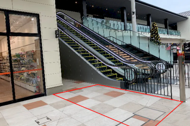 【BRANCH 福岡下原】プロモーションや物販用途での利用が可能な商業施設の共有通路エスカレーター横のスペース