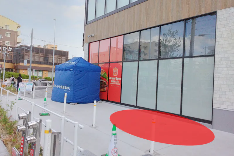 【そよら横浜高田】キッチンカーでの出店に最適な都市型ショッピングセンターの屋外スペース（搬入口側）の画像